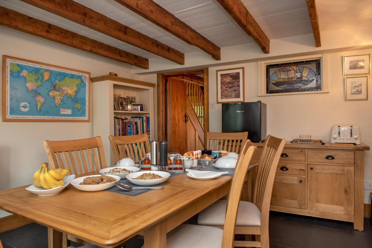 The White Cottage B&B Saint Teath Bagian luar foto