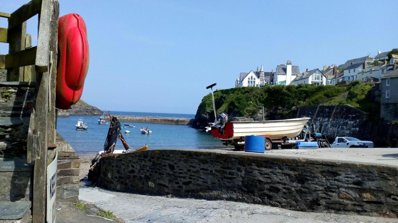 The White Cottage B&B Saint Teath Bagian luar foto
