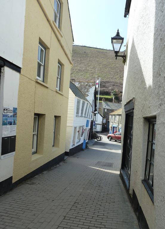 The White Cottage B&B Saint Teath Bagian luar foto